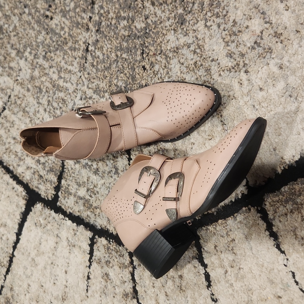 Qupid pink booties